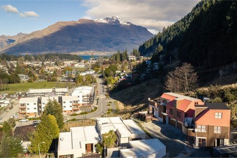 Photo of property in 8a Kiely Lane, Queenstown, 9300