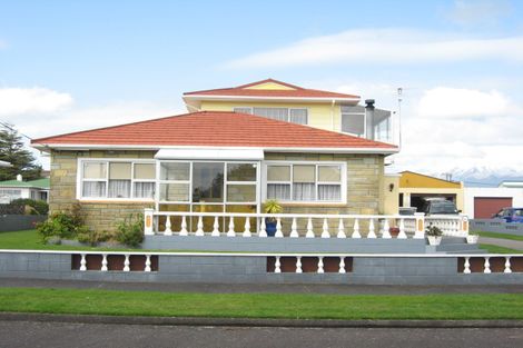 Photo of property in 23 Hurdon Street, Hurdon, New Plymouth, 4310