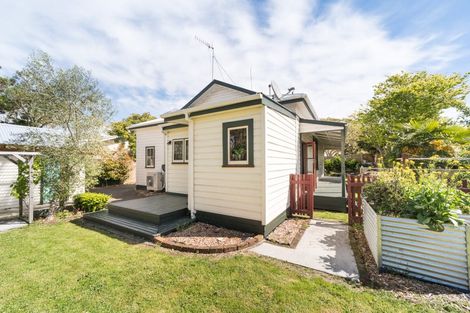 Photo of property in 16 Margaret Street, Roslyn, Palmerston North, 4414