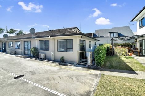 Photo of property in 8e Heath Street, Mount Maunganui, 3116