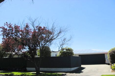 Photo of property in 30 Oakfield Street, Burnside, Christchurch, 8053