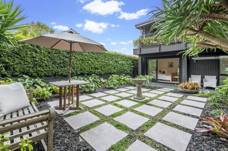 Photo of property in 24a Penning Road, Castor Bay, Auckland, 0620