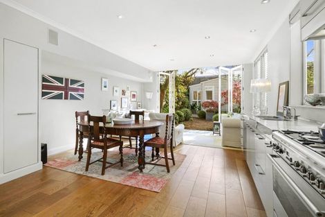 Photo of property in 27 Moir Street, Mount Victoria, Wellington, 6011