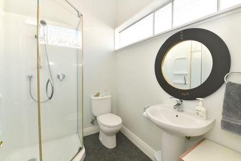 Photo of property in 1/9 Cresta Avenue, Beach Haven, Auckland, 0626