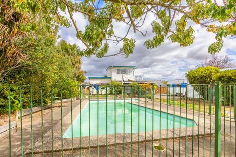 Photo of property in 4 Woburn Street, Waipukurau, 4200