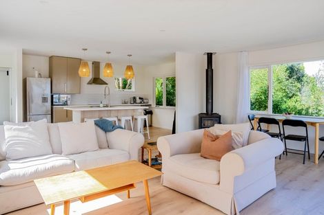 Photo of property in 15 Pacific Parade, Army Bay, Whangaparaoa, 0930