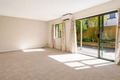 Photo of property in 533a Barbadoes Street, Edgeware, Christchurch, 8013