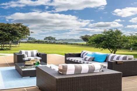 Photo of property in 287 Clifton Road, Whitford, Howick, 2571