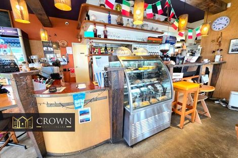 Photo of property in Patent 326 Apartments, 326 Evans Bay Parade, Hataitai, Wellington, 6021