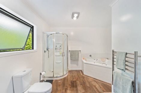 Photo of property in 11a Montrose Place, Highlands Park, New Plymouth, 4312