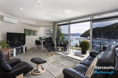 Photo of property in Oxleys Rock Apartments, 303/6 London Quay, Picton, 7220