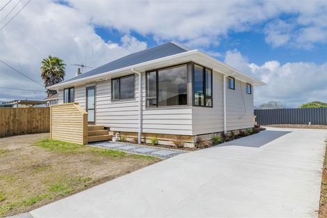 Photo of property in 2 Matene Place, Papamoa Beach, Papamoa, 3118