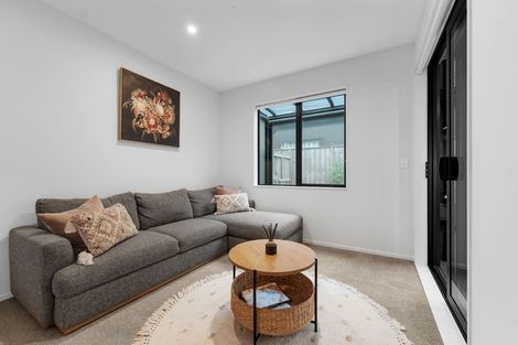 Photo of property in 33 Kabardin Street, Karaka, Papakura, 2113