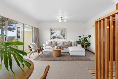 Photo of property in 10 North Terrace, Westshore, Napier, 4110