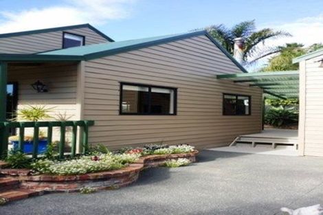 Photo of property in 14 Chablis Place, Henderson, Auckland, 0612
