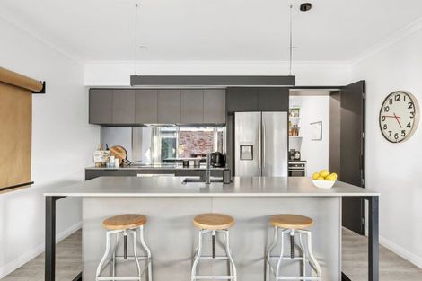 Photo of property in 8 Richards Street, Cambridge, 3434
