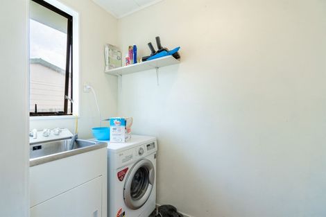 Photo of property in 2 Harrington Road, Henderson, Auckland, 0610