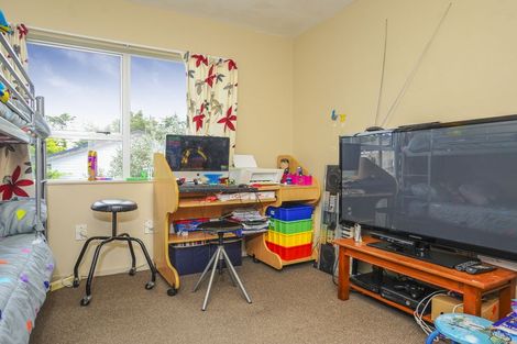 Photo of property in 3/9 Cameron Place, Ranui, Auckland, 0612