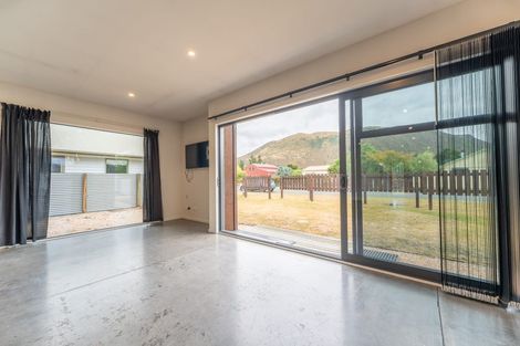 Photo of property in 41 Freyberg Avenue, Kurow, 9435