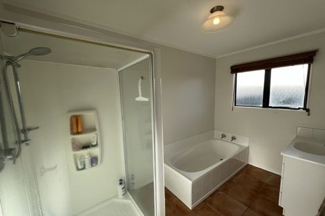 Photo of property in 33 Logan Way, Kelvin Grove, Palmerston North, 4414