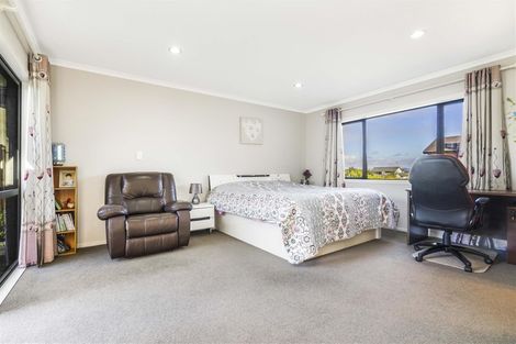 Photo of property in 1 Moonlight Drive, Rototuna North, Hamilton, 3210