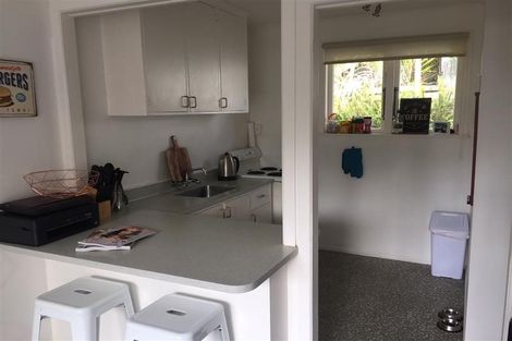 Photo of property in 2/10 William Bond Street, Stanley Point, Auckland, 0624