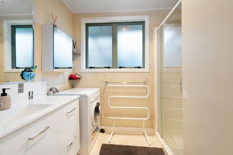 Photo of property in 17 Runuku Grove, Turangi, 3334