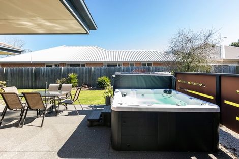 Photo of property in 21 Havana Gardens, Shirley, Christchurch, 8052