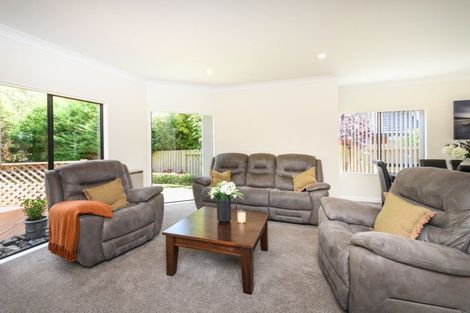 Photo of property in 96 Pacific Drive, Fitzherbert, Palmerston North, 4410