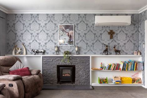 Photo of property in 15 Fox Street, Woodville, 4920