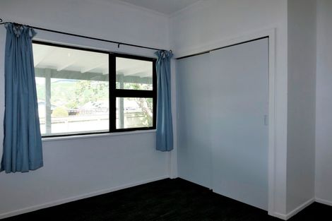 Photo of property in 129 Arawhata Road, Paraparaumu, 5032