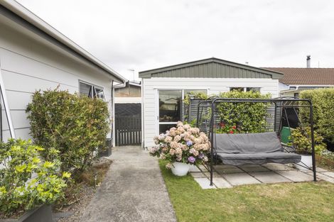 Photo of property in 17 Cargill Grove, Kelvin Grove, Palmerston North, 4414