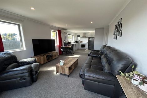 Photo of property in 3 Tamarisk Place, Parklands, Christchurch, 8083