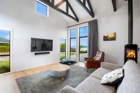 Photo of property in 2 Peregrine Place, Kinloch, Taupo, 3377