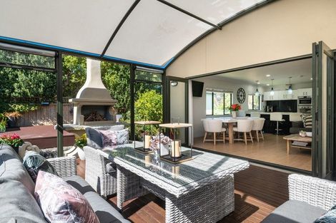 Photo of property in 7 Emerald Way, Rosedale, Auckland, 0632