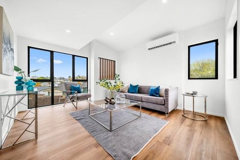 Photo of property in 21a Salamanca Road, Sunnynook, Auckland, 0620