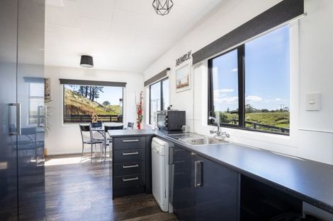 Photo of property in 527 Frankley Road, Hurworth, New Plymouth, 4371