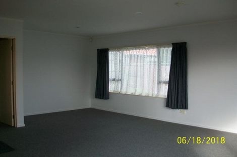 Photo of property in 1/10 Netherlands Avenue, Kelston, Auckland, 0602