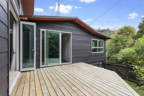 Photo of property in 5 Jays Road, Titirangi, Auckland, 0604