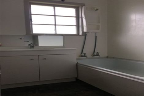 Photo of property in 8 Cargill Street, Papakura, 2110