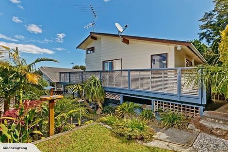 Photo of property in 1/35 Girrahween Drive, Totara Vale, Auckland, 0629