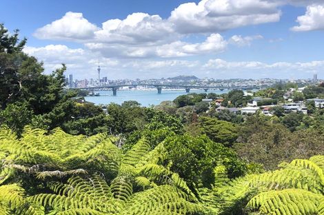 Photo of property in 26 Fairfax Avenue, Northcote, Auckland, 0627