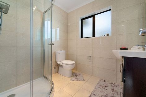 Photo of property in 19a Kelwyn Road, Kelston, Auckland, 0602