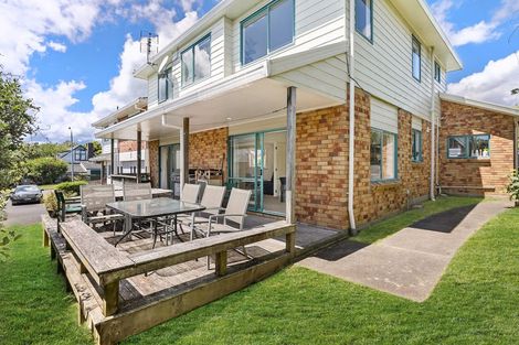 Photo of property in 33b Dalwhinnie Parade, Highland Park, Auckland, 2010