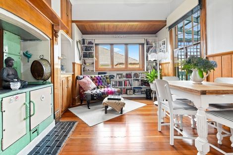 Photo of property in 106 Forest Lake Road, Forest Lake, Hamilton, 3200