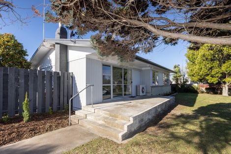 Photo of property in 2 Cabot Place, Flaxmere, Hastings, 4120