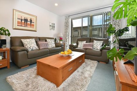 Photo of property in 13/3 Riverside Road, Orewa, 0931