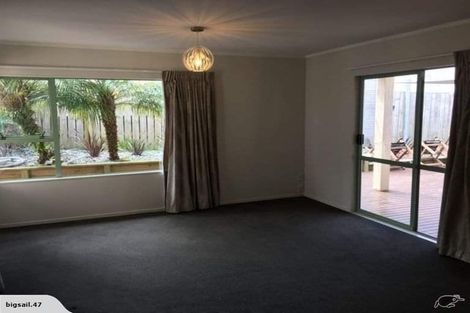 Photo of property in 70 Whitford Road, Botany Downs, Auckland, 2014