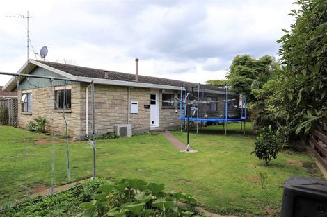 Photo of property in 16 Matai Place, Hawera, 4610