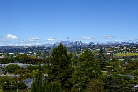 Photo of property in 1/60 West Coast Road, Glen Eden, Auckland, 0602